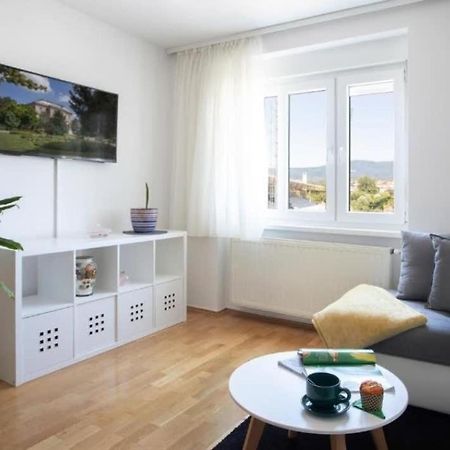 Tesla Apartment Urban Stay ซาเกร็บ ภายนอก รูปภาพ