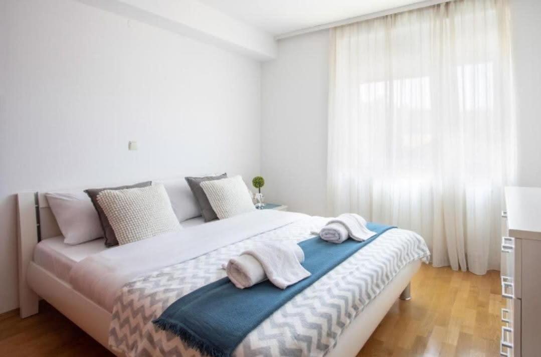 Tesla Apartment Urban Stay ซาเกร็บ ภายนอก รูปภาพ