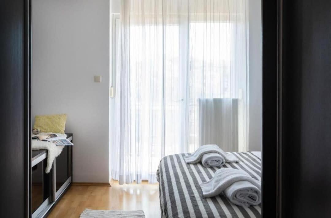 Tesla Apartment Urban Stay ซาเกร็บ ภายนอก รูปภาพ