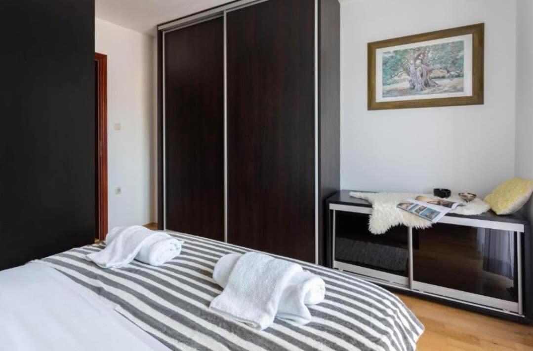 Tesla Apartment Urban Stay ซาเกร็บ ภายนอก รูปภาพ